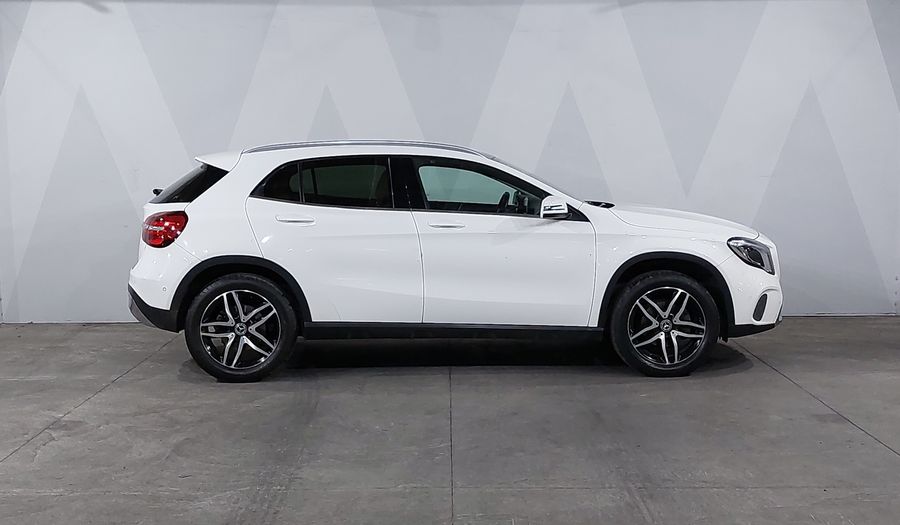 Mercedes Benz Clase Gla 1.6 GLA 200 DCT Suv 2020