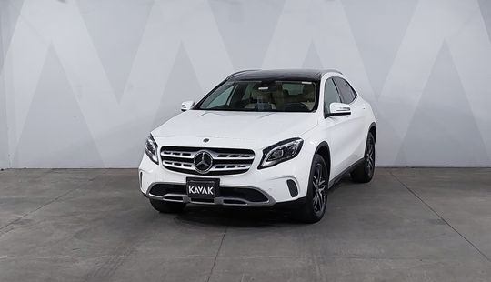Mercedes Benz • Clase GLA