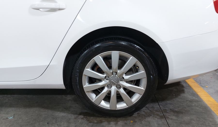 Audi A4 2.0 TFSI LUXURY MULTITRONIC Sedan 2014