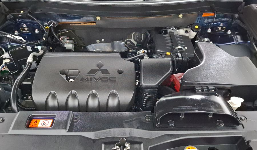 Mitsubishi Outlander 2.4 LIMITED CVT Suv 2022