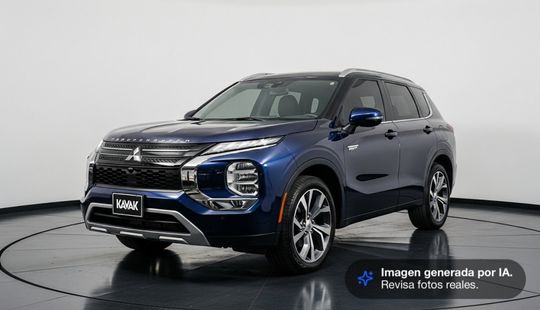 Mitsubishi • Outlander