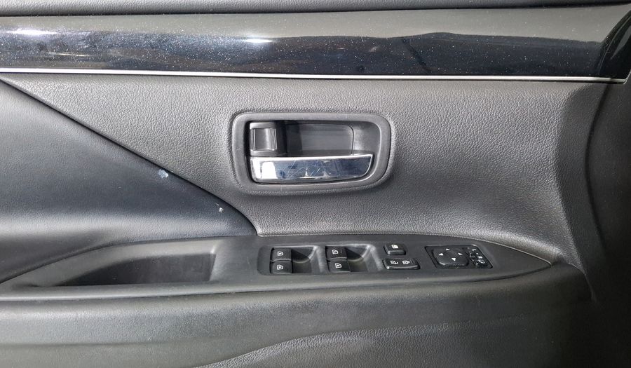 Mitsubishi Outlander 2.4 LIMITED CVT Suv 2022