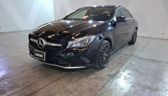 Mercedes Benz • Clase CLA