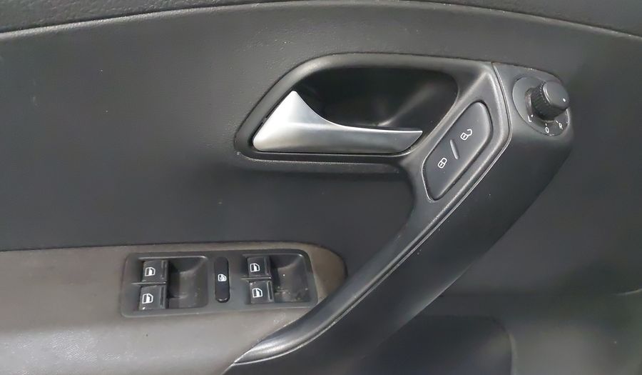 Volkswagen Polo 1.6 STARTLINE AUTO Hatchback 2020