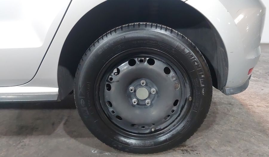Volkswagen Polo 1.6 STARTLINE AUTO Hatchback 2020