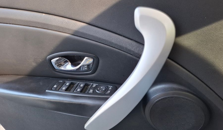 Renault Fluence 2.0 SPORT Sedan 2013