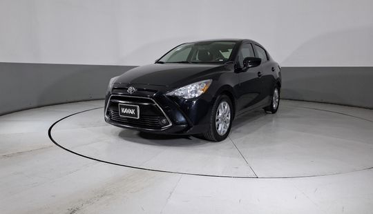 Toyota • Yaris