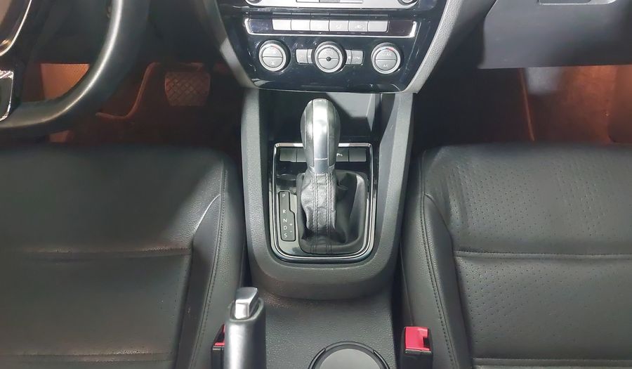 Volkswagen Jetta TSI HIGHLINE Sedan 2015