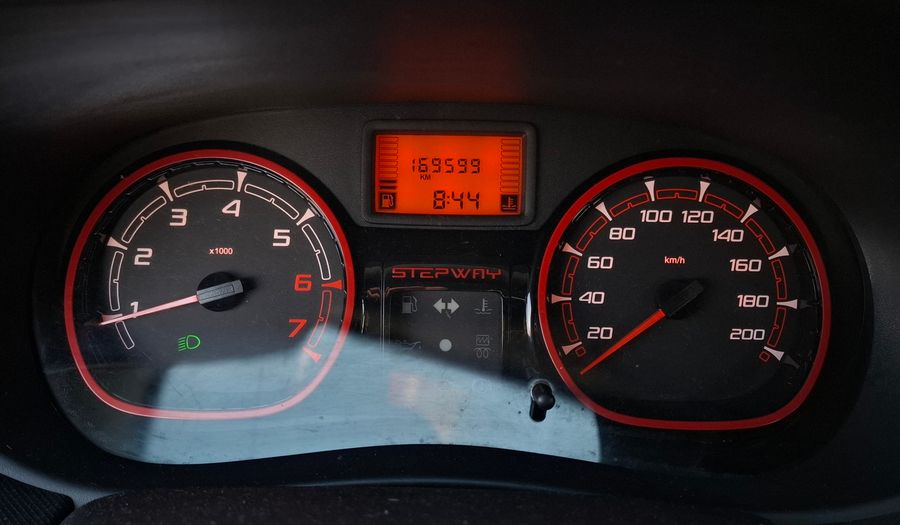 Renault Sandero Stepway 1.6 EXPRESSION MT Hatchback 2013