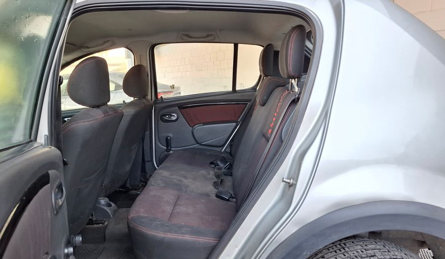 Renault Sandero Stepway 1.6 EXPRESSION MT Hatchback 2013