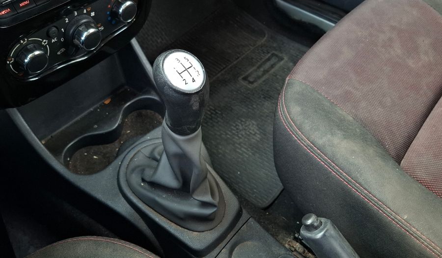 Renault Sandero Stepway 1.6 EXPRESSION MT Hatchback 2013