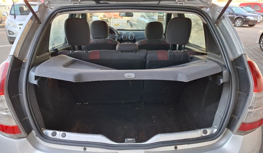 Renault Sandero Stepway 1.6 EXPRESSION MT Hatchback 2013