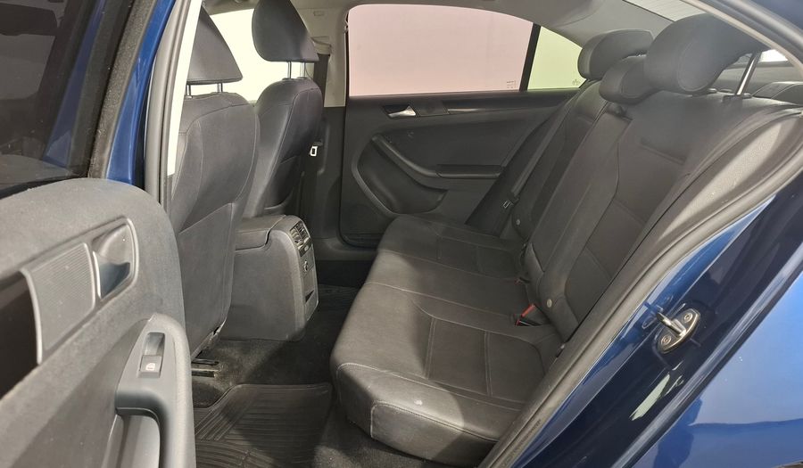Volkswagen Vento 2.5 LUXURY Sedan 2012