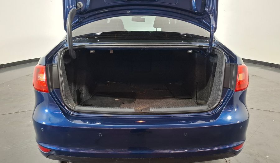 Volkswagen Vento 2.5 LUXURY Sedan 2012