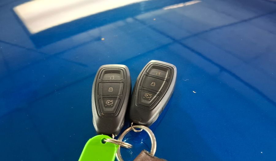 Ford Fiesta Kinetic Design 1.6 16V TITANIUM Hatchback 2019