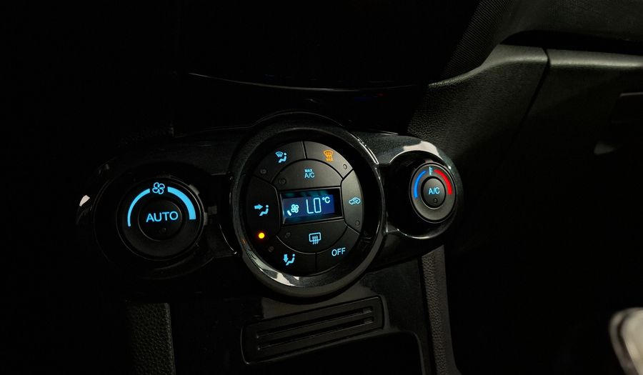 Ford Fiesta Kinetic Design 1.6 16V TITANIUM Hatchback 2019