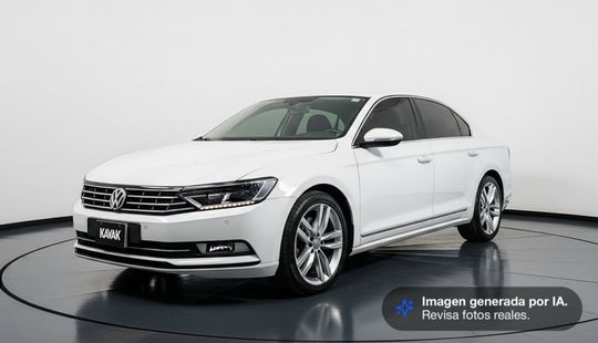 Volkswagen • Passat