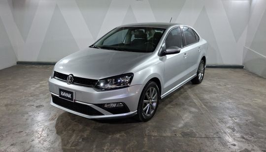 Volkswagen • Vento