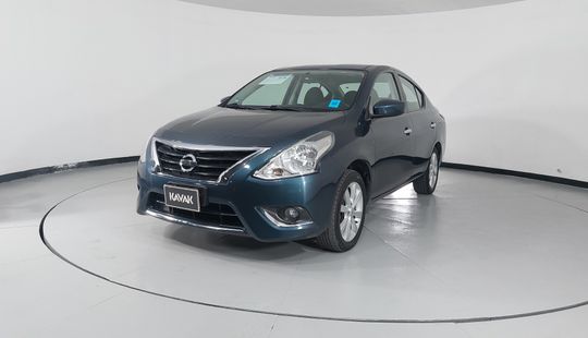 Nissan • Versa