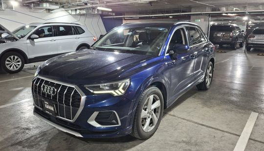 Audi • Q3