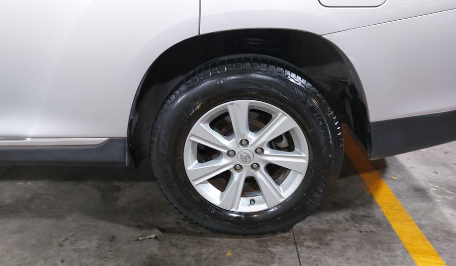 Toyota Highlander 3.5 BASE PREMIUM AT Suv 2013