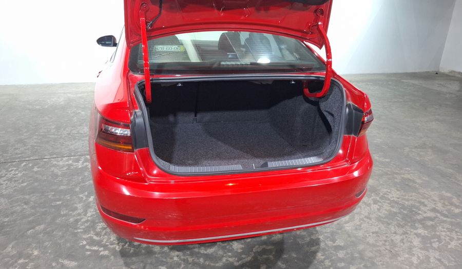 Volkswagen Jetta 1.6 STARTLINE AUTO Sedan 2020