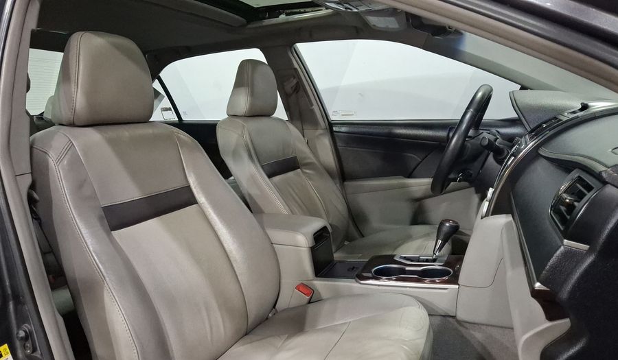 Toyota Camry 2.5 XLE L4 6AT Sedan 2014