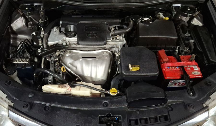 Toyota Camry 2.5 XLE L4 6AT Sedan 2014