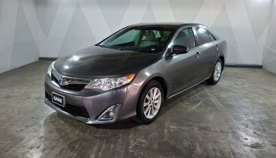 Toyota • Camry