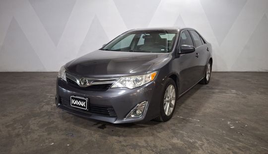 Toyota • Camry