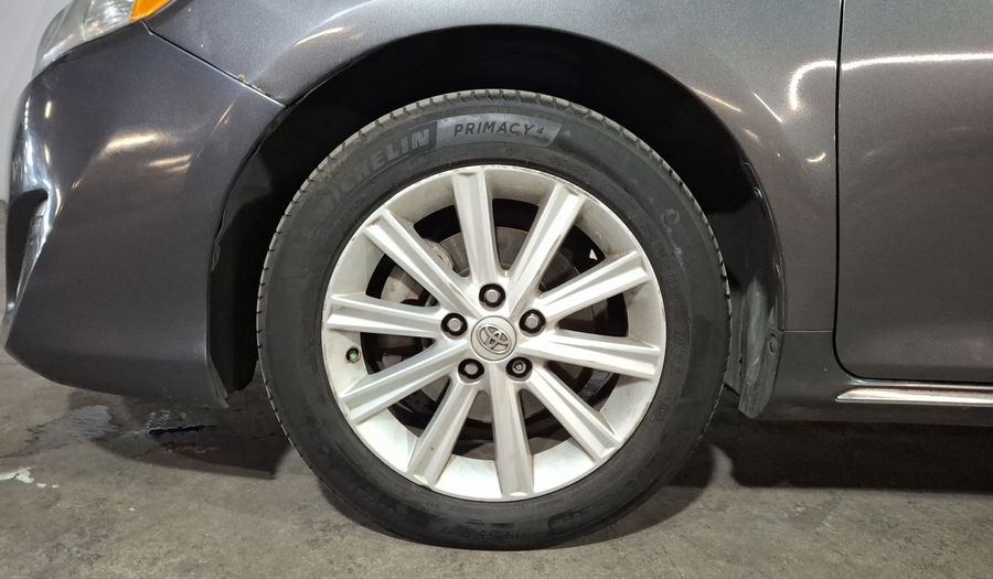 Toyota Camry 2.5 XLE L4 6AT Sedan 2014