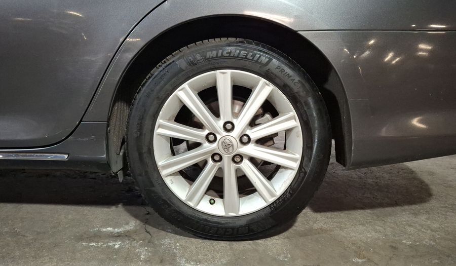 Toyota Camry 2.5 XLE L4 6AT Sedan 2014