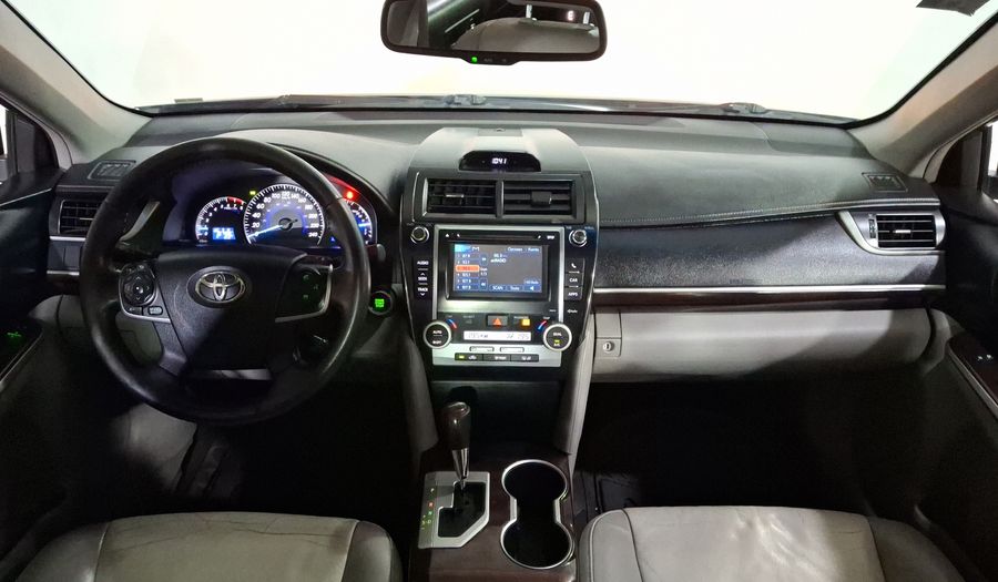 Toyota Camry 2.5 XLE L4 6AT Sedan 2014