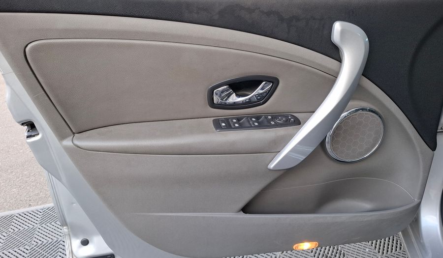 Renault Fluence 2.0 PRIVILEGE CVT Sedan 2013
