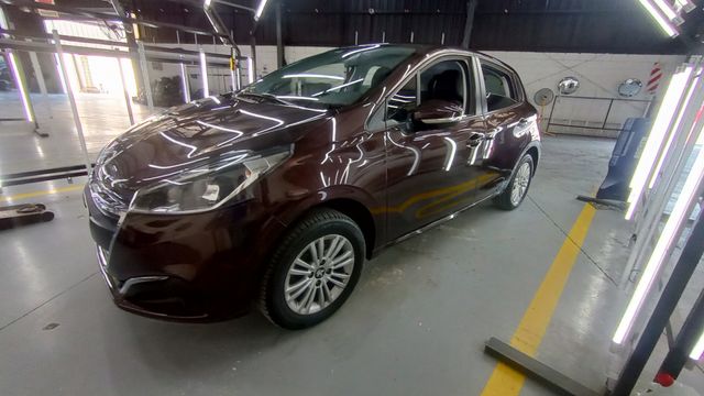 Peugeot • 208