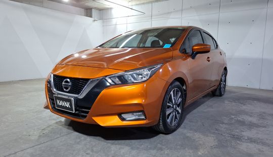 Nissan • Versa