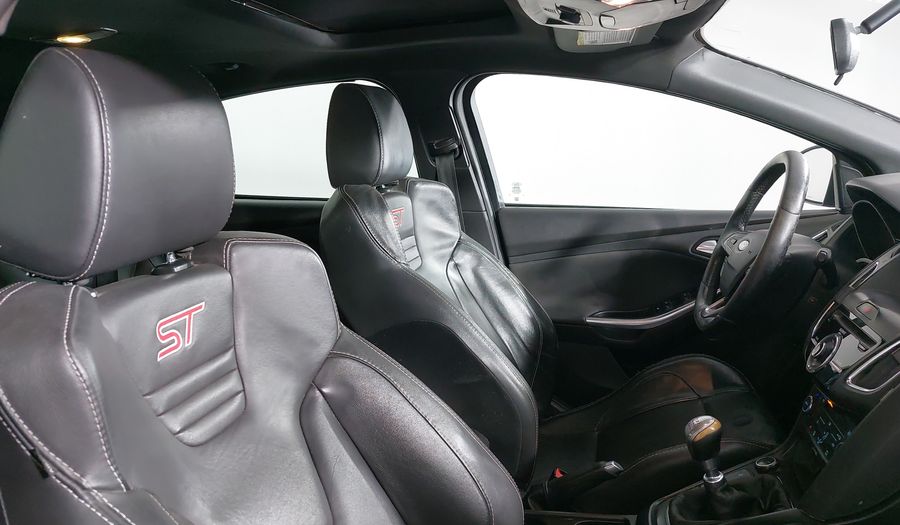 Ford Focus 2.0 ST TM Hatchback 2016