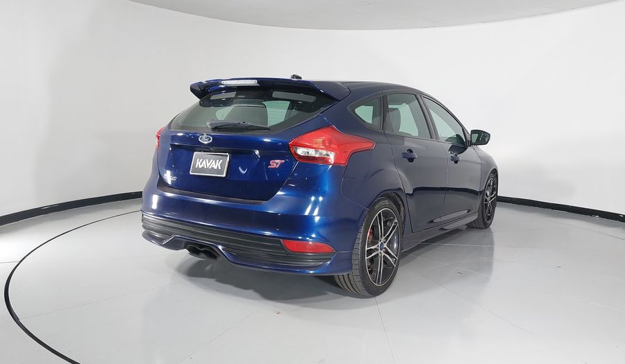 Ford Focus 2.0 ST TM Hatchback 2016