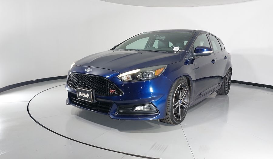Ford Focus 2.0 ST TM Hatchback 2016