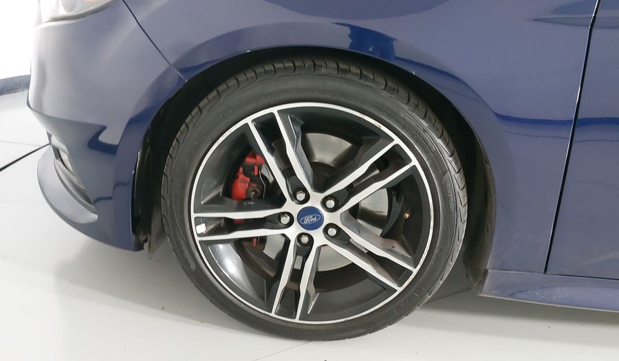 Ford Focus 2.0 ST TM Hatchback 2016