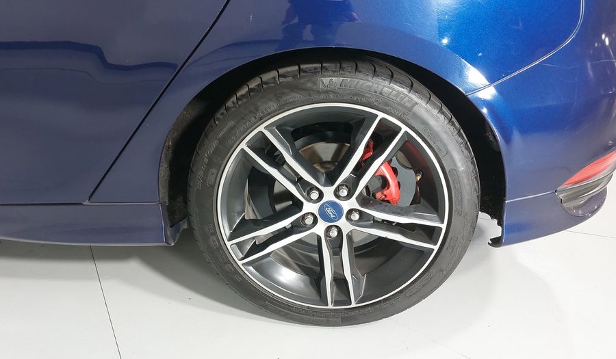Ford Focus 2.0 ST TM Hatchback 2016