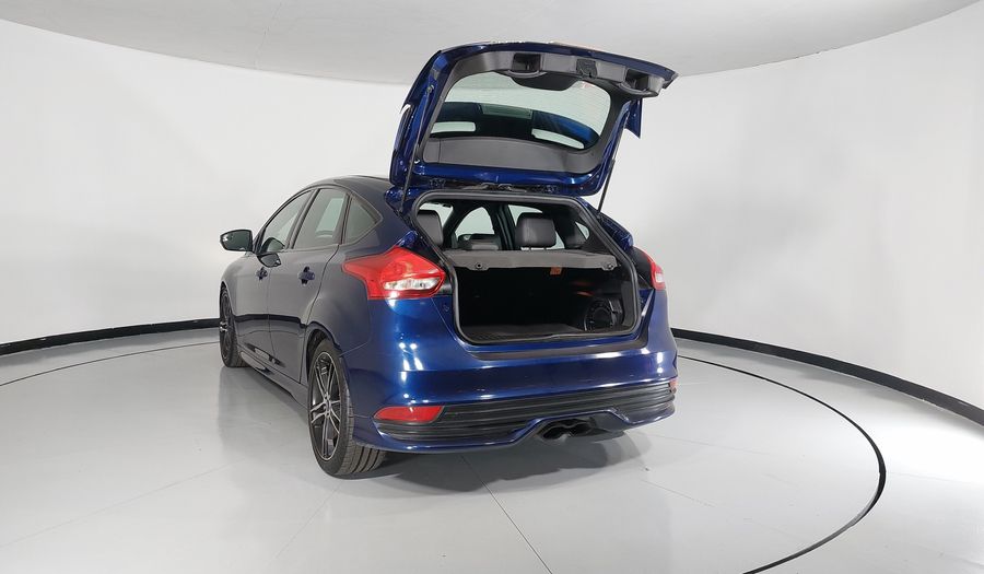 Ford Focus 2.0 ST TM Hatchback 2016