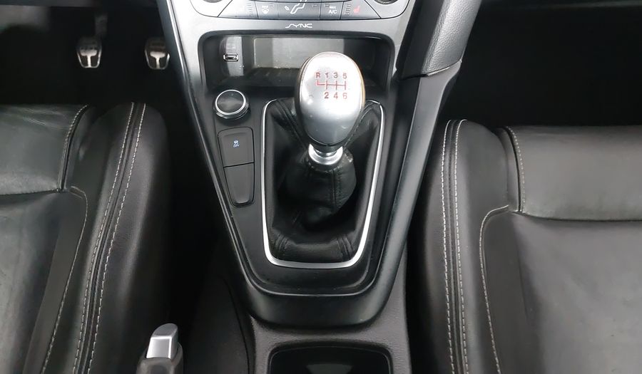 Ford Focus 2.0 ST TM Hatchback 2016
