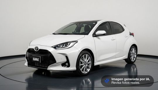 Toyota • Yaris