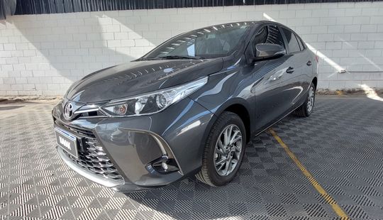 Toyota • Yaris