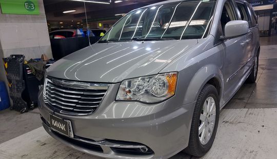 Chrysler • Town & Country