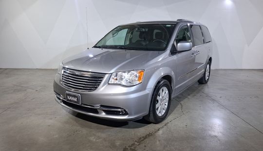 Chrysler • Town & Country