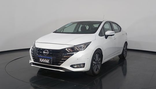 Nissan • Versa