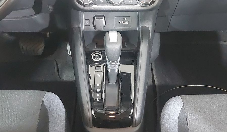 Nissan Versa 1.6 ADVANCE CVT Sedan 2025