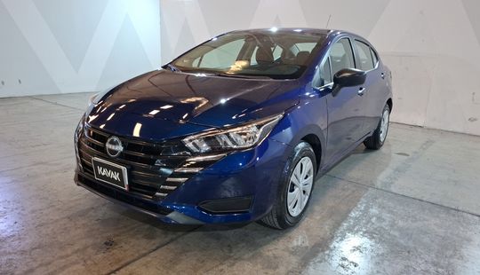 Nissan • Versa